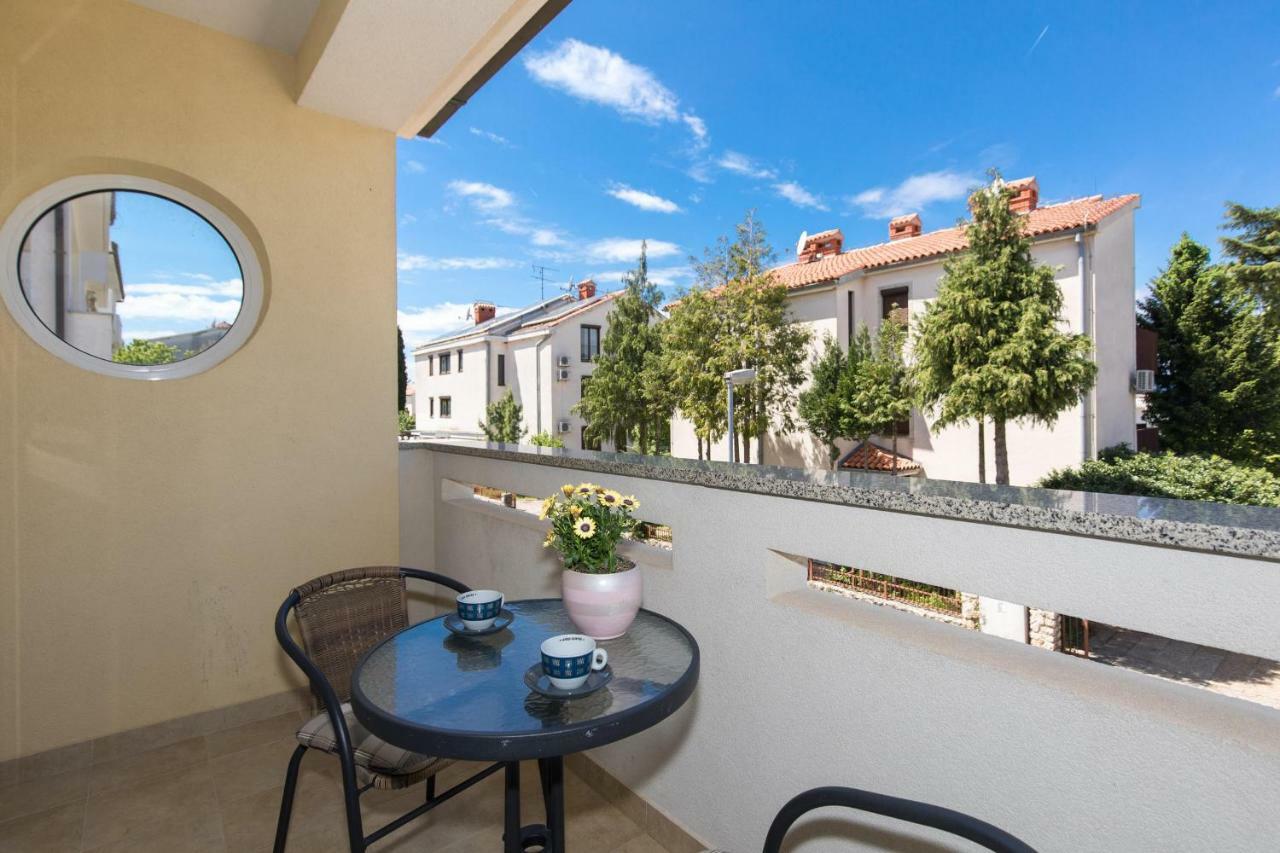 Apartments Nino Malinska Exterior foto